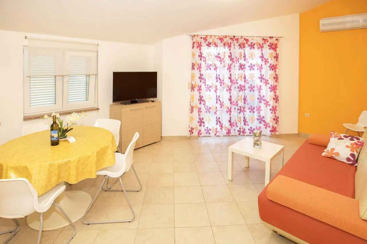 Apartments Mare 巴斯卡 0*,  克罗地亚