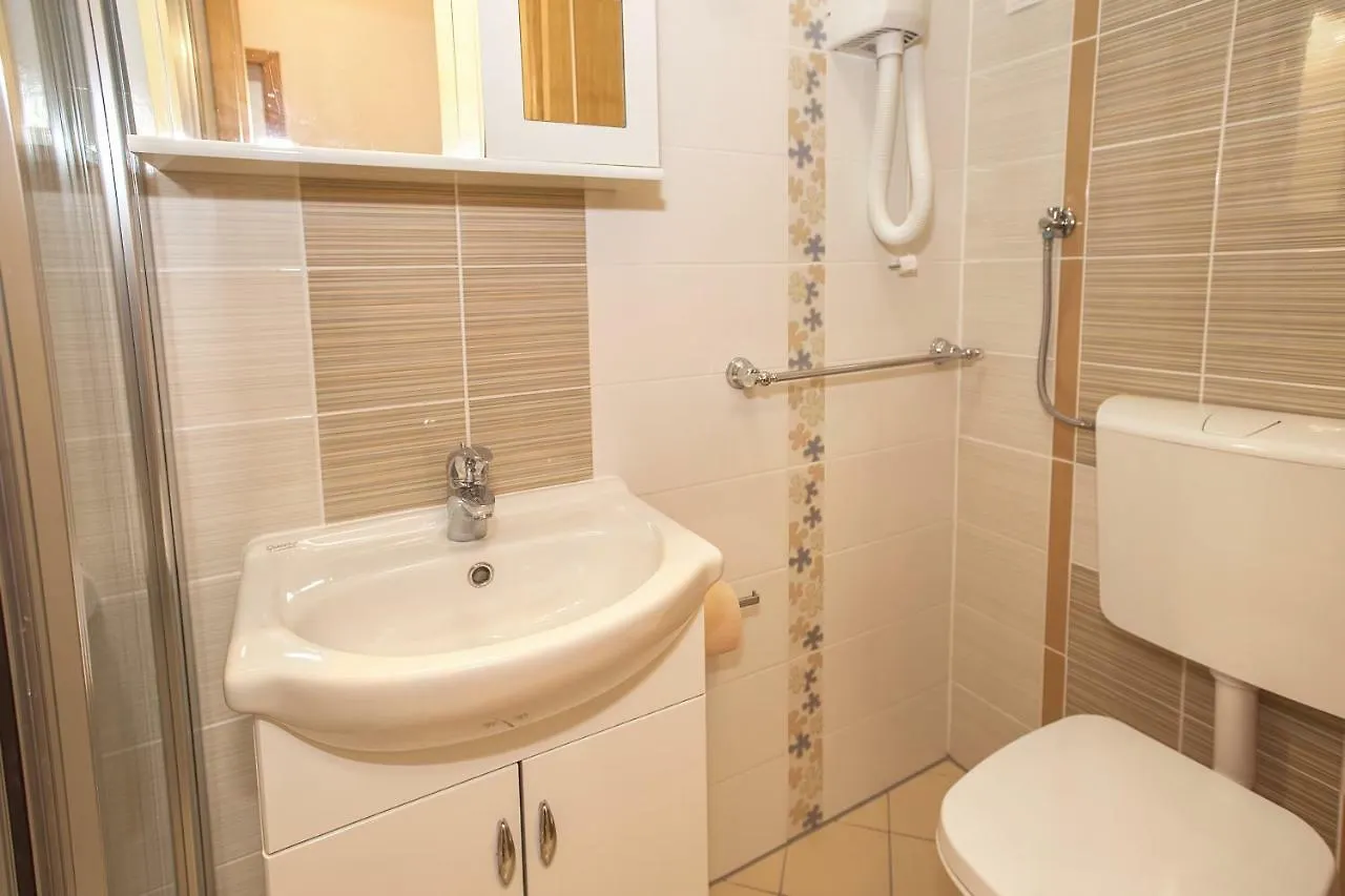 Apartments Mare 巴斯卡 0*,  克罗地亚